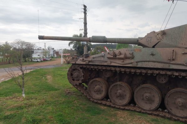 QUE PASÓ! Envían tanques y otros vehículos de guerra a Corrientes (IMÁGENES)