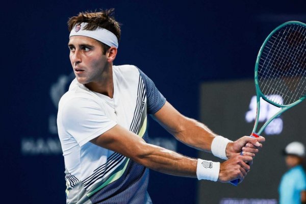 Etcheverry debutó con un triunfo en el ATP 250 de Hangzhou y extiende su buen momento