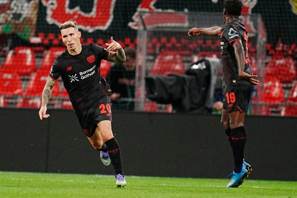 Grimaldo y Echeverri salvan a Lucas