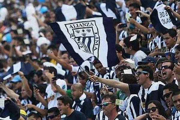 La polémica bandera de Alianza Lima antes de los cuartos