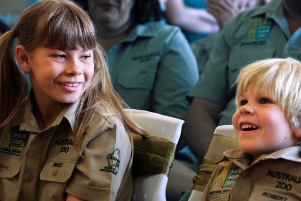 Por qué los hombres con hermanas mayores son la bandera verde definitiva