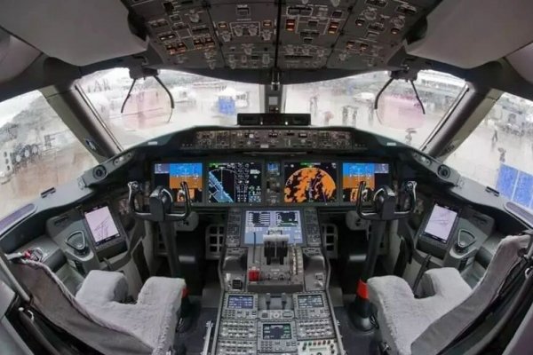 ANAC hizo más fácil el acceso a las licencias de piloto y aplaude Sturzenegger