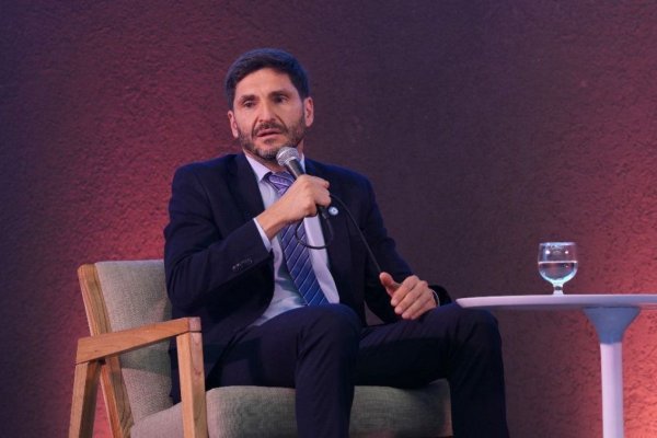 Maximiliano Pullaro se diferenció del kirchnerismo pero no le baja tono a Javier Milei