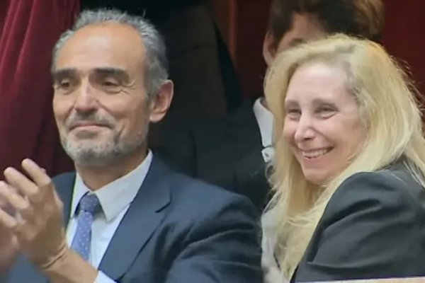 Opereta en vivo: mientras TN aseguraban que Lule Menem había sido corrido de la campaña, LN+ lo desmentía