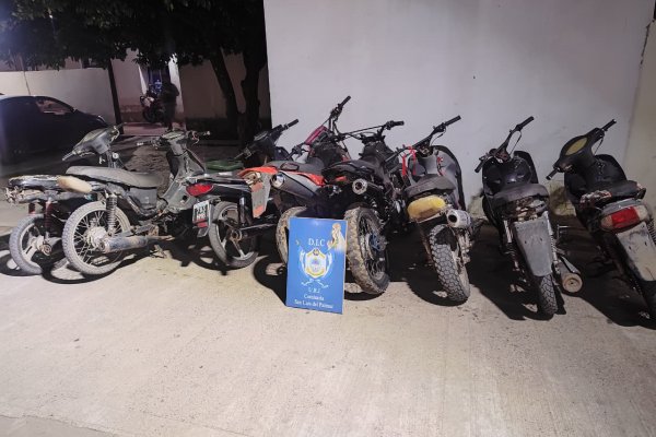 AGUANTADERO! La Policía cayó a San Luis y secuestró motos de un galpón