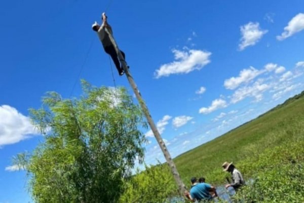 Peligro y bronca: en un pueblo de Corrientes los vecinos levantan una línea eléctrica (Imágenes)