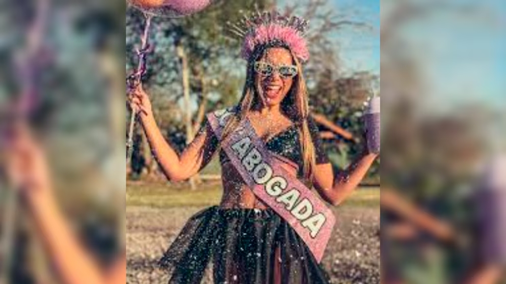 La joven tiene 29 años y es abogada