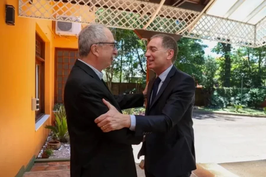 Diego Santilli y el gobernador de Misiones Hugo Passalacqua