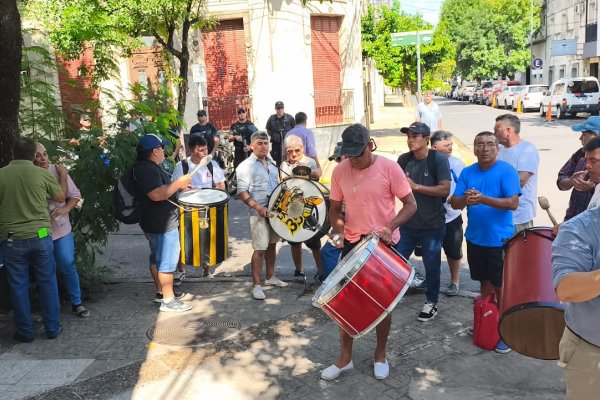 Protesta en Corrientes: movilizados frente a la Subsecretaría de Trabajo