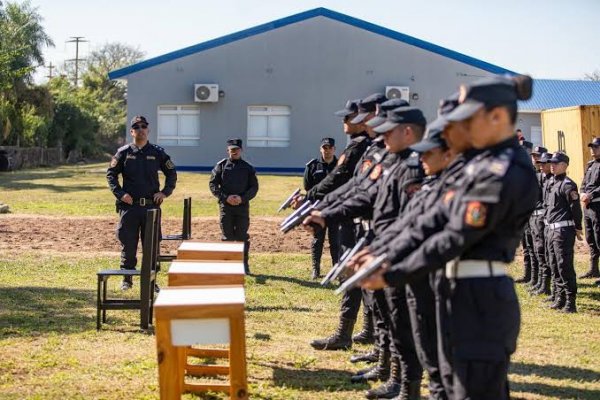 Familiares de cadetes de la Escuela de Policía de Corrientes reclaman el pago de becas en una carta pública al Gobernador
