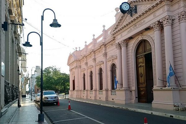 Poca espectativa: Hoy se conocerá el aumento a la administración pública correntina