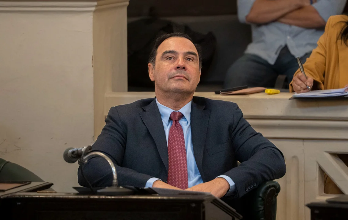 Gustavo Vald&eacute;s, ex gobernador y actual senador de Corrientes, en la C&aacute;mara de Senadores.