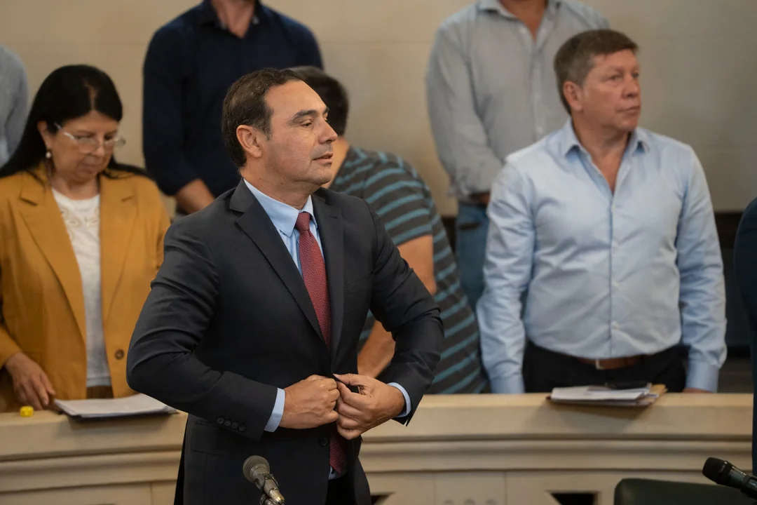 Gustavo Vald&eacute;s, ex gobernador y actual senador de Corrientes, en la C&aacute;mara de Senadores.