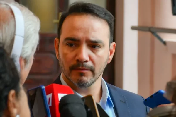URGENTE: El gobierno de Corrientes reintegrará de inmediato los descuentos a docentes