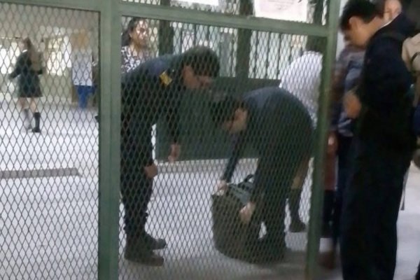 Identificaron a los jóvenes que hicieron amenazas de tiroteos en colegios