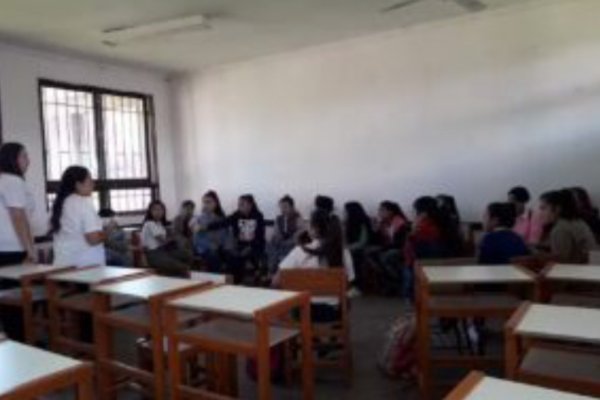 Alumnas se autolesionaron en el baño de una escuela y fueron hospitalizadas