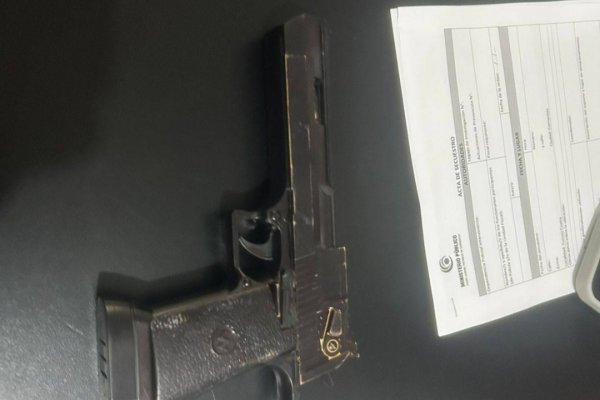Encuentran un arma y municiones en una escuela de Corrientes