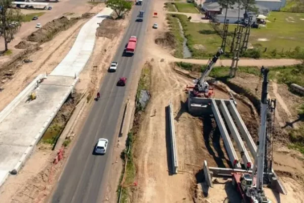 Sin respuestas de Milei y Valdés, crece la incertidumbre en Corrientes por la paralización de dos obras clave