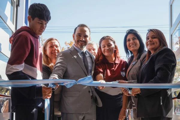 Juan Pablo Valdés celebró el aniversario de Bonpland con obras, viviendas y tecnología para los vecinos