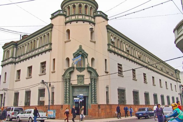 Llega la primera quincena de mayo y avanzan los ensayos de aumento salarial a estatales correntinos