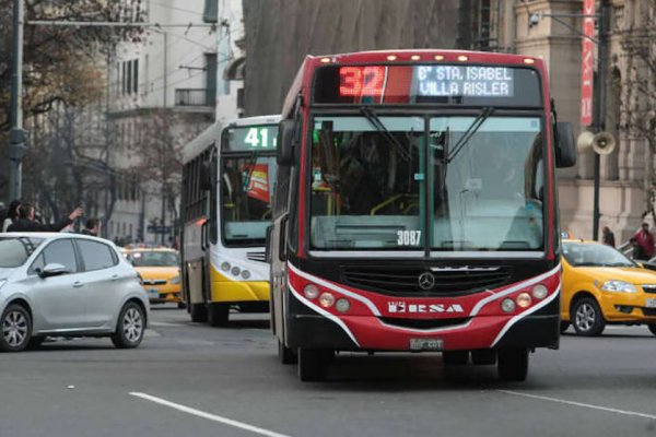 Las empresas de transporte público del interior advierten que desde el lunes habrá cancelaciones y demoras: “No podemos pagar los costos”