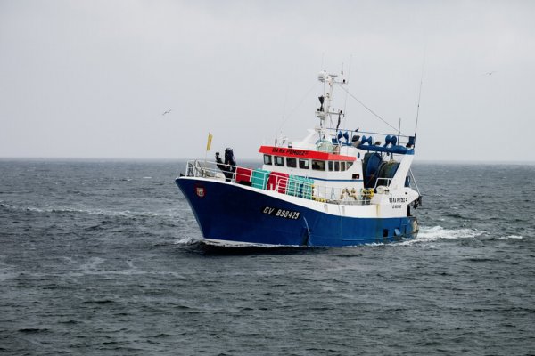 Buscan a un marinero correntino tras un accidente en altamar
