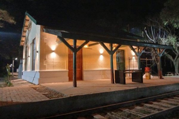 Belleza: Ponen en valor una antigua y pequeña estación de tren en Corrientes