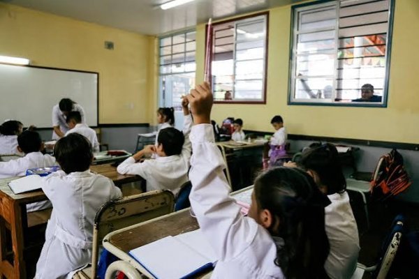 Una provincia vecina a Corrientes otorga doble aumento salarial a docentes