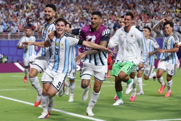 El golazo de Julián Álvarez relatado por Mariano Closs