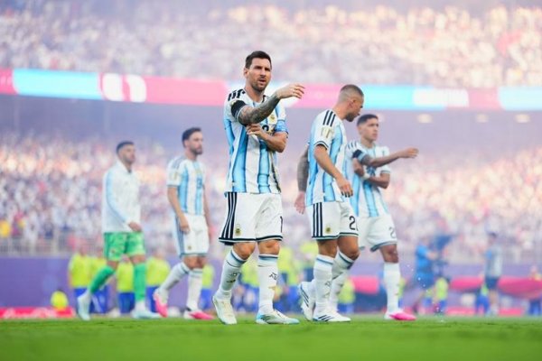 Messi: “Otra vez tocó sufrir, pero este equipo nunca deja de creer”