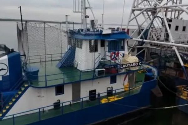El destino de los barcos e infraestructura portuaria que Nación cedió a Corrientes