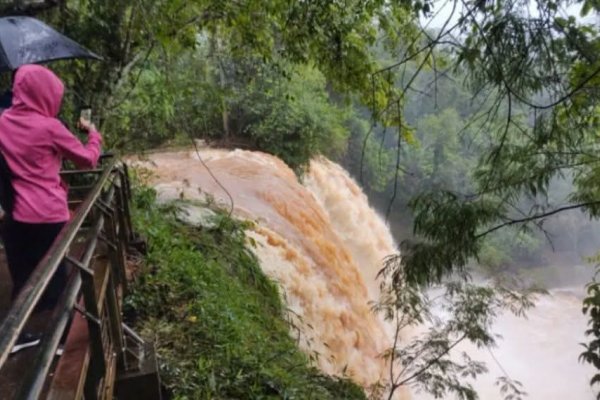 El Niño: cierran acceso a la Garganta del Diablo en las cataratas de Iguazú por la creciente